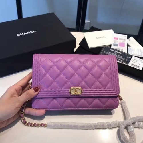 Portofel original BOY CHANEL cu lanț A80287 violet
