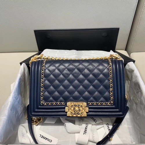 Geantă cu clapă BOY CHANEL A67086 Bleumarin