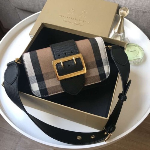 Geantă crossbody din piele BURBERRY Hampshire vintage check 24581 neagră