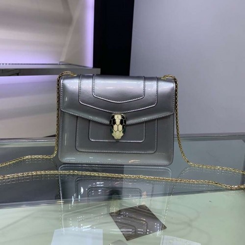 Geantă de umăr BVLGARI Serpenti Forever din piele metalizată 34559 argintie
