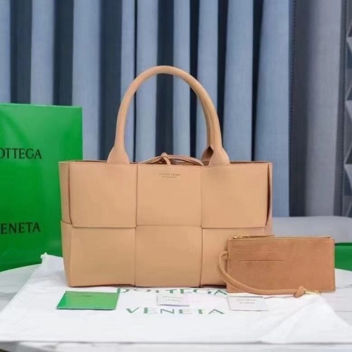 Bottega Veneta ARCO TOTE 609175 Nud