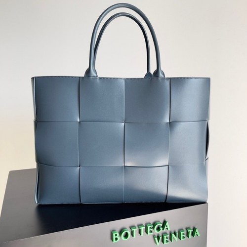 Bottega Veneta ARCO TOT Geantă mare din piele granulată intrecciato 652868 albastru