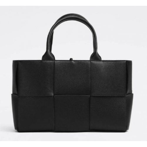 Bottega Veneta ARCO TOTE Geantă mică din piele granulată intrecciato 652867 negru