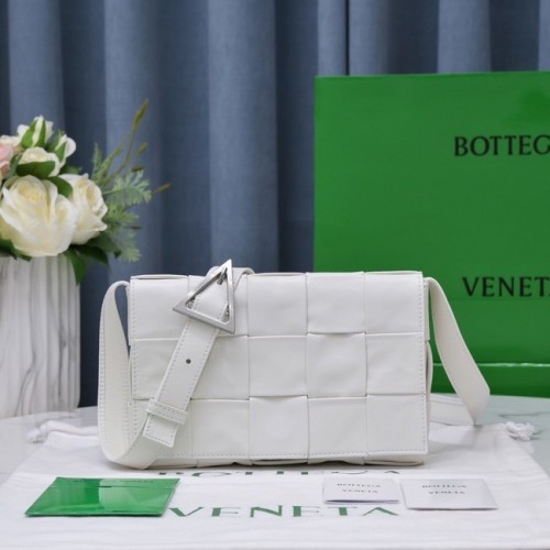 Bottega Veneta CASETTE 018101 alb