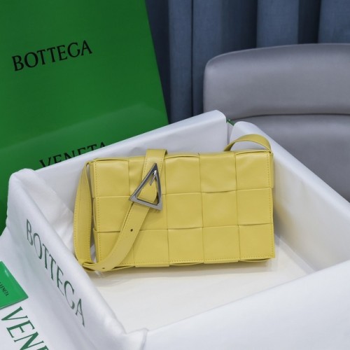 Bottega Veneta CASETTE 018101 galben