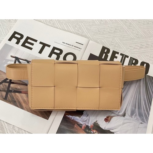 Bottega Veneta Geantă cu curea din piele CASSETTE Mini Intreccio 651053 Maro