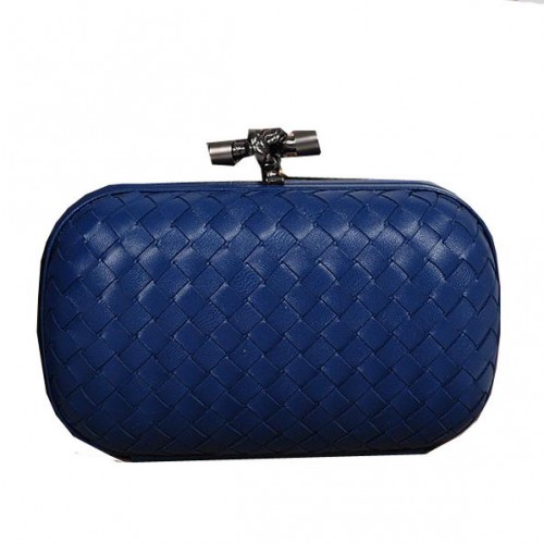 Clutch Bottega Veneta Intrecciato din piele de oaie Impero Ayers Knot 11308 RoyalBlue