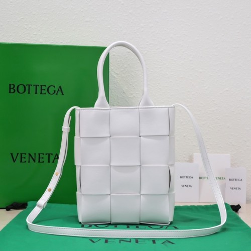 Geantă Bottega Veneta Mini Cassette 709341 albă