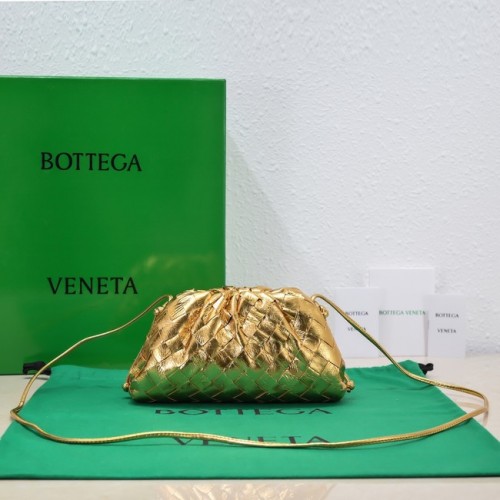 clutch Bottega Veneta Mini intrecciato din piele cu curea 585852 auriu