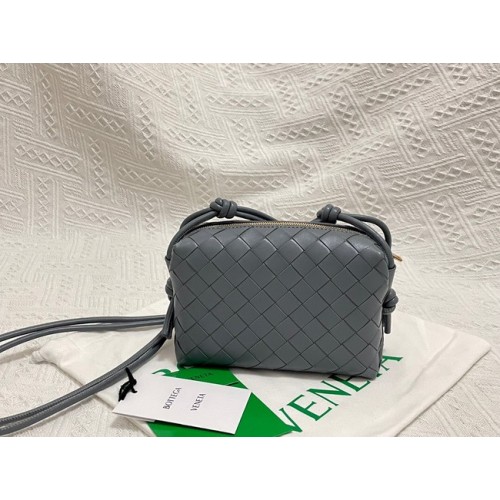 Geantă de mână Bottega Veneta Mini intrecciato din piele 680254 gri
