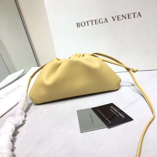 Geantă de umăr moale Bottega Veneta Nappa din piele de miel 98057 galben deschis
