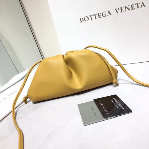 Geantă de umăr moale Bottega Veneta Nappa din piele de miel 98057 galbenă