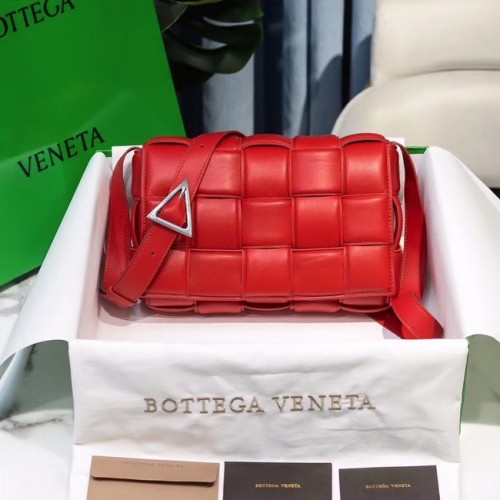 Bottega Veneta GEANTĂ CASETĂ CU CAPĂTĂ 591970 ROȘIE