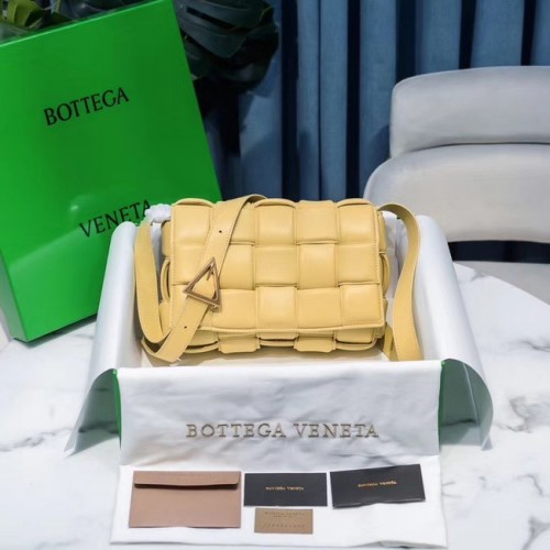 Bottega Veneta GEANTĂ CASETĂ CU CAPĂTĂ 591970 GALBENĂ