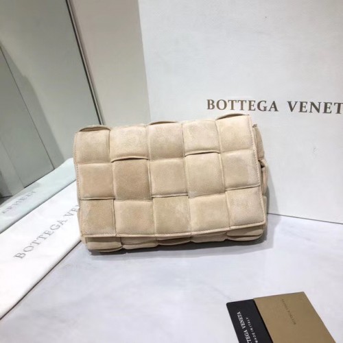Bottega Veneta PADDED CASSETTE BAG piele întoarsă 591970 ipsos