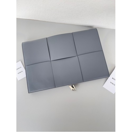 Bottega Veneta Pouch 651410 gri