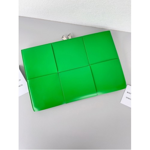 Bottega Veneta Pouch 651410 verde