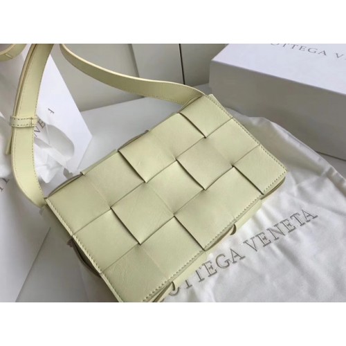 Bottega Veneta Sheepskin Weaving Original Leather 578004 Verde deschis