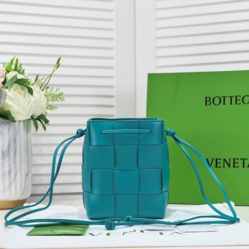 Geantă mică Bottega Veneta Cassette 680218 albastru deschis