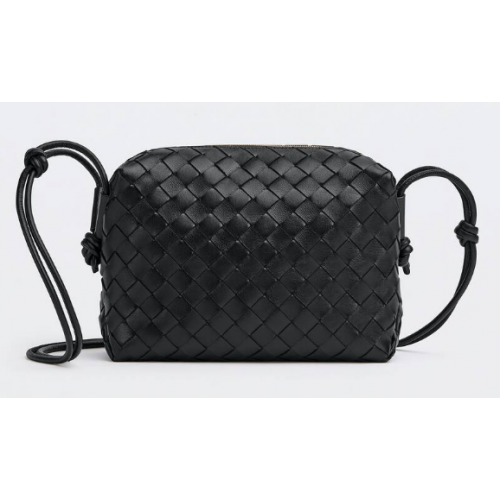 Bottega Veneta Geantă mică de corp din piele Intrecciato 680255 Negru