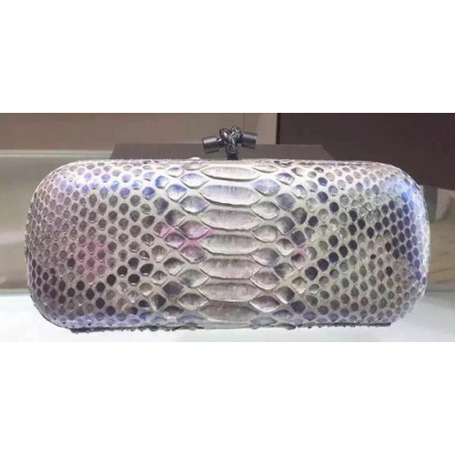 Clutch cu nod din piele Bottega Veneta model șarpe 8651B