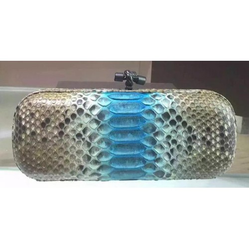 Clutch cu nod din piele Bottega Veneta model șarpe 8651I