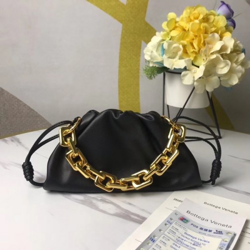 Bottega Veneta PUNGĂ MINI CU LANȚ 620229 neagră