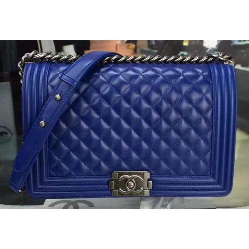 Geantă Chanel Boy cu clapă, albastră, din piele de oaie originală A67088 argintie
