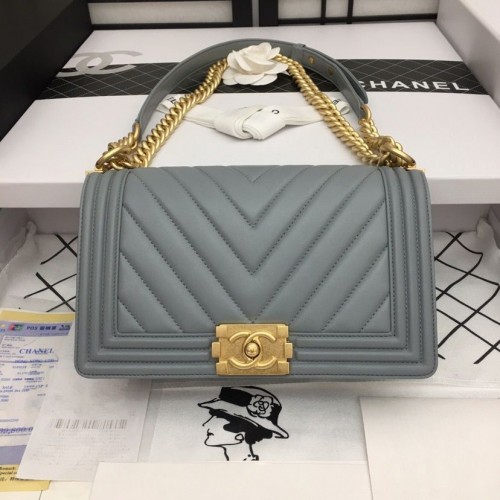 Geantă Chanel Flap Boy Original Chevron Leather Grey A67086V Cataramă aurie înghețată