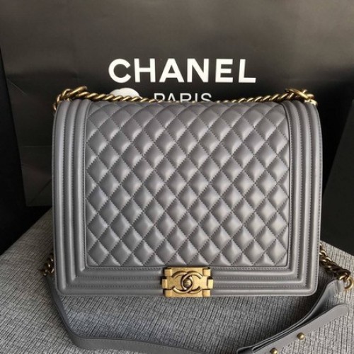Geantă de umăr Chanel cu clapă pentru băieți, gri, din piele de oaie originală A67087, auriu