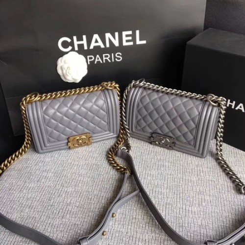 Geantă de umăr Chanel cu clapă pentru băieți, piele de oaie A67085 gri