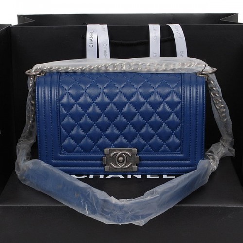 Geantă de umăr Chanel Boy cu clapă din piele de oaie A58500 Albastru regal