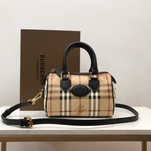 Geantă de umăr din piele BurBerry 82012 neagră