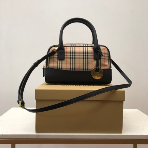 Geantă de umăr din piele BurBerry 90111 neagră