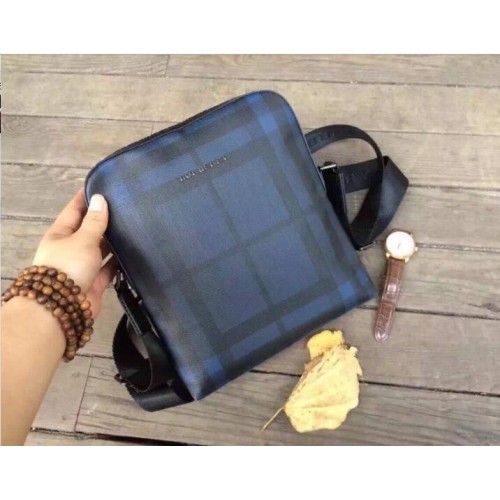 Geantă BurBerry Messenger cu model Haymarket Check BU34125 Albastru și Negru