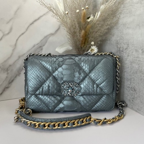 CHANEL 19 Flap Bag Geantă originală cu clapă din piele de șarpe AS1160 argintie