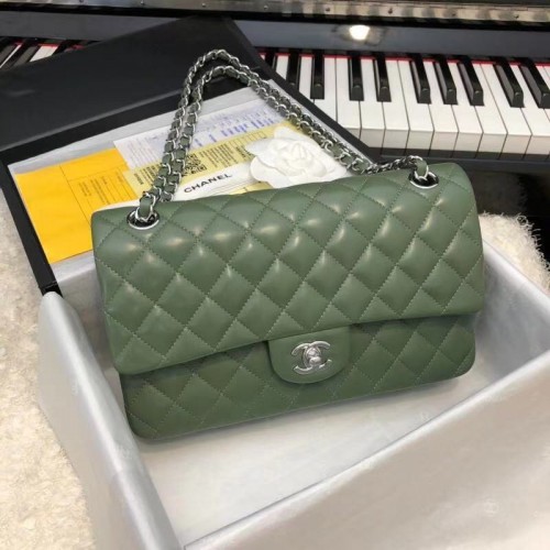 Geantă CHANEL clasică din piele de miel A1112 verde