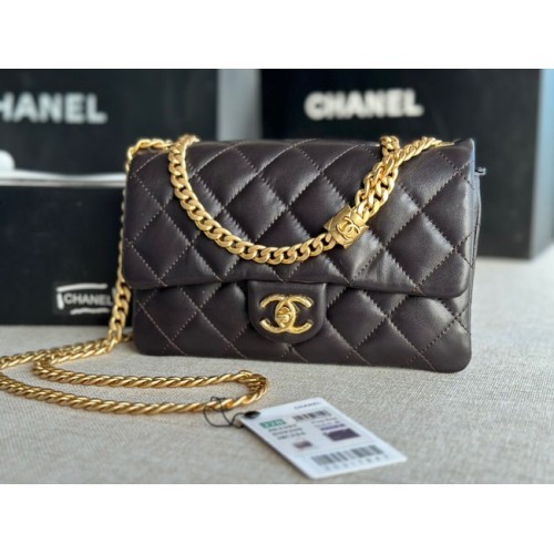 Geantă Chanel cu clapă, piele de miel, metal auriu AS3393, negru