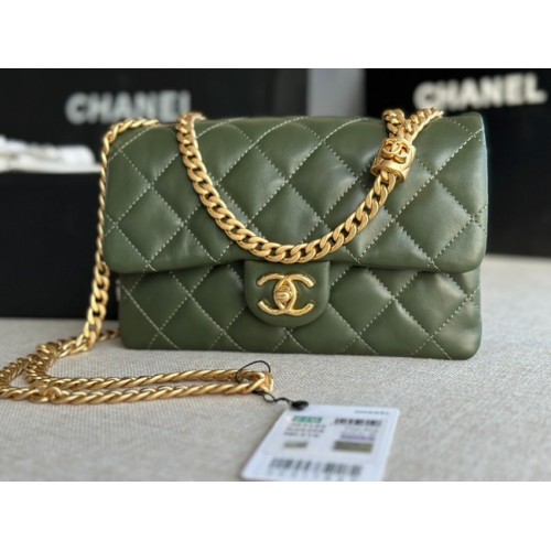 Geantă Chanel cu clapă, piele de miel, metal auriu AS3393 verde
