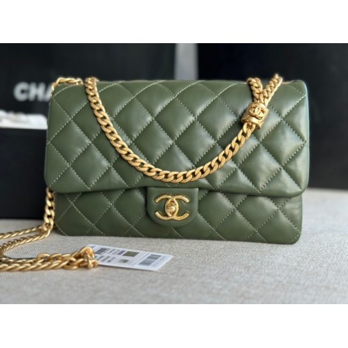 Geantă Chanel cu clapă, piele de miel, metal auriu AS3609 verde