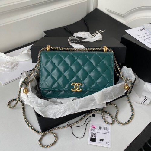 Geantă de umăr CHANEL cu clapă din piele de miel AP2289 verde