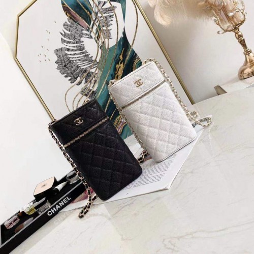 Geantă de umăr CHANEL cu telefon și lanț AP2084