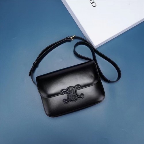 Celine GEANTĂ CLASICĂ PENTRU ADOLESCENȚI ÎN CUTIE PIELE DE VIȚEL 199223 NEGRU