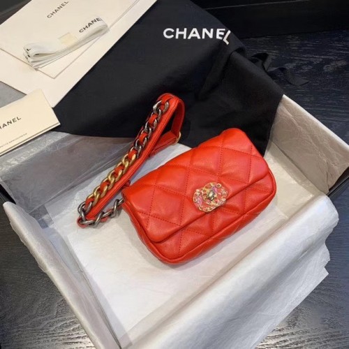 Geantă Chanel 19 Bodypack din piele de oaie AS1163 roșie