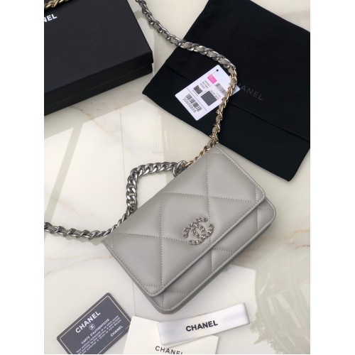 Portofel Chanel 19 Classic din piele de oaie cu lanț AP0957 gri deschis - metal argintiu