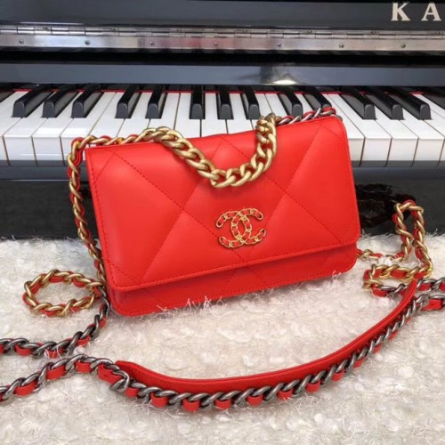 Portofel Chanel 19 Classic din piele de oaie cu lanț AP0957 portocaliu roșu, metal auriu