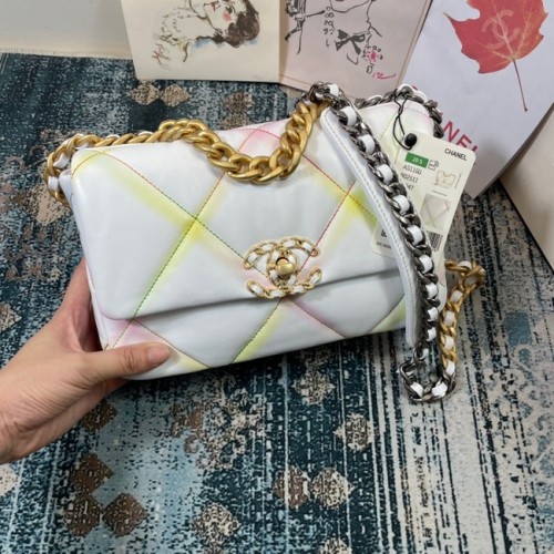 Geantă Chanel 19 cu clapă AS1160 Linia White&Rainbow
