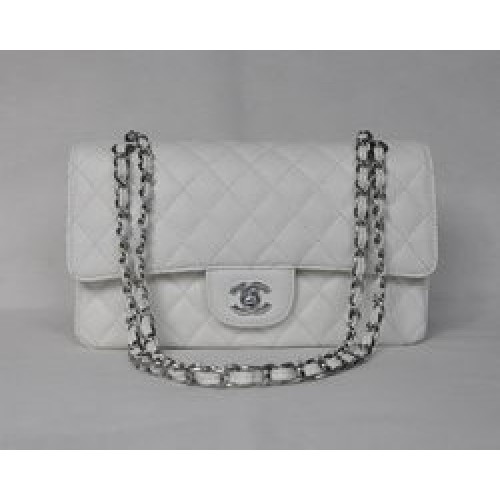 Geantă Chanel 2.55 matlasată cu clapă 1112 albă cu accesorii argintii