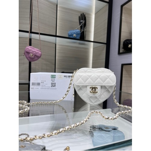 Geantă Chanel 2022S Love Heart mini din piele de miel cu lanț crossbody AO2784 Alb