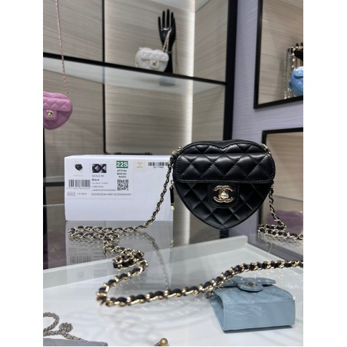 Geantă Chanel 2022S Love Heart mini din piele de miel cu lanț crossbody AO2784 neagră